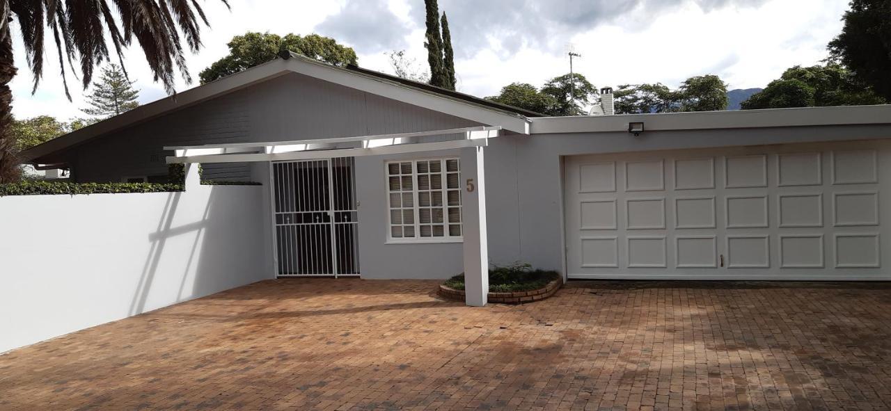 Swellendam Overnight Accommodation Екстер'єр фото